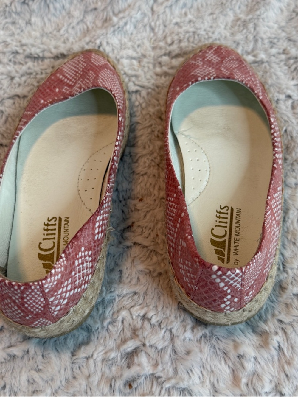 Cliffs by WHITE MOUNTAIN Red Snake-Print Espadrille Flats